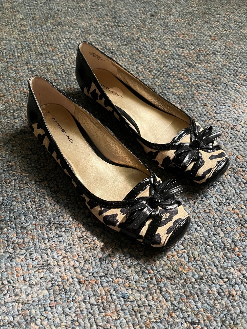 Bandolino Black and Tan Leopard Ballet Flats with Bow